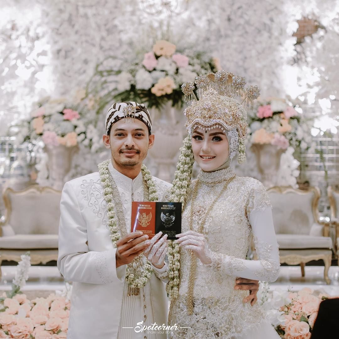 7 Kebaya Muslim Adat Sunda Yang Bisa Jadi Inspirasi Hari Pernikahanmu