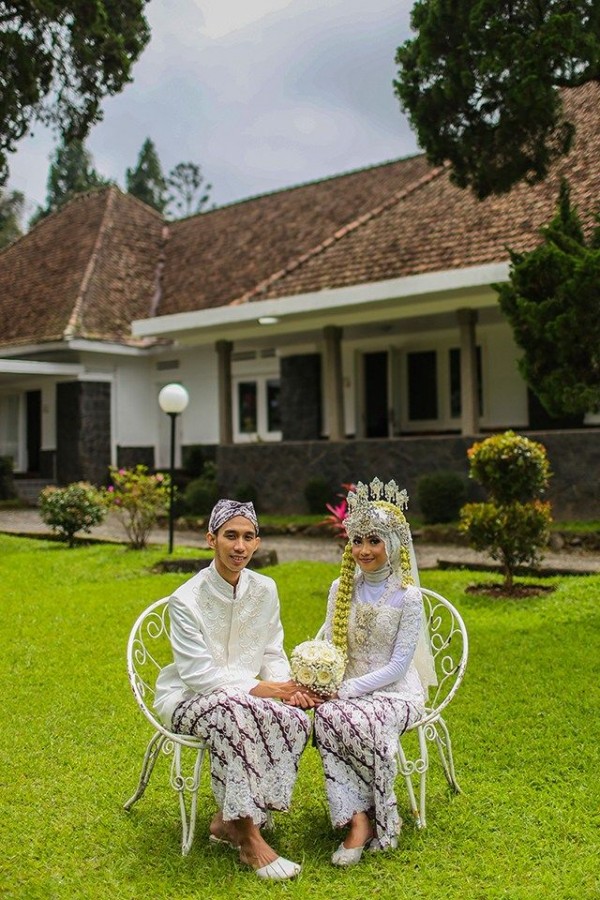 7 Kebaya Muslim Adat Sunda yang Bisa Jadi Inspirasi Hari Pernikahanmu