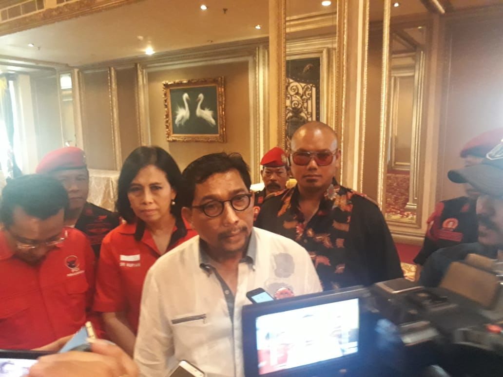 Soekarwo Bebaskan Relawannya Dukung Jokowi