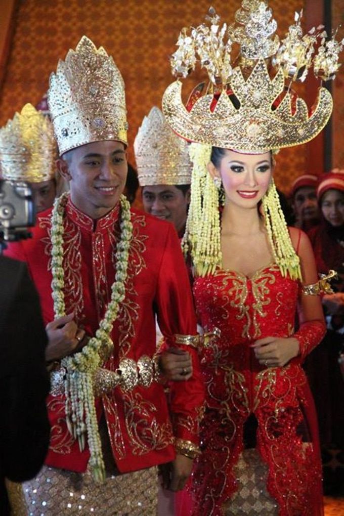 10 Inspirasi Mahkota Pengantin  Tradisional Indonesia 