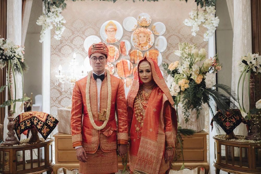 10 Inspirasi Baju Pengantin Adat Minang yang Syar i