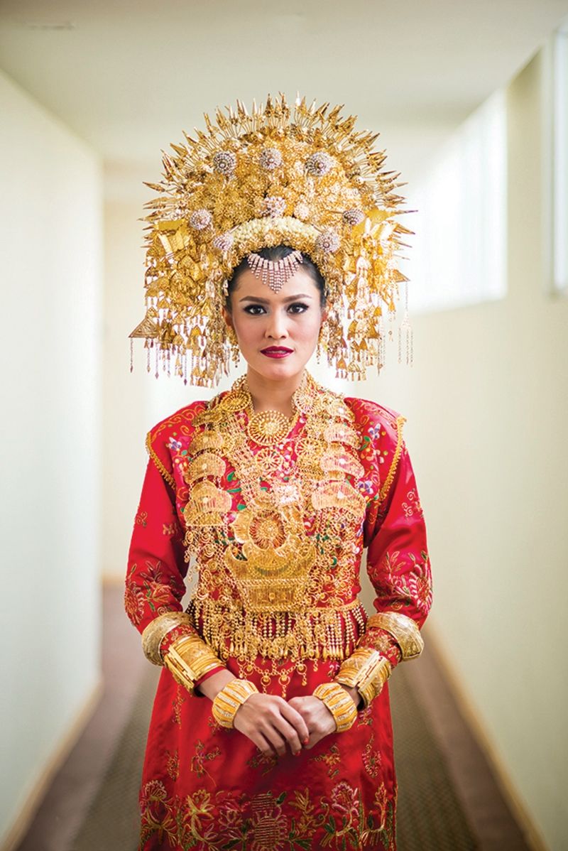 10 Inspirasi Mahkota Pengantin  Tradisional Indonesia 