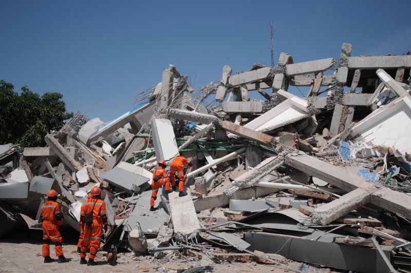 Ingin Sumbang Korban Gempa? Warga Surabaya Bisa ke Balai Kota