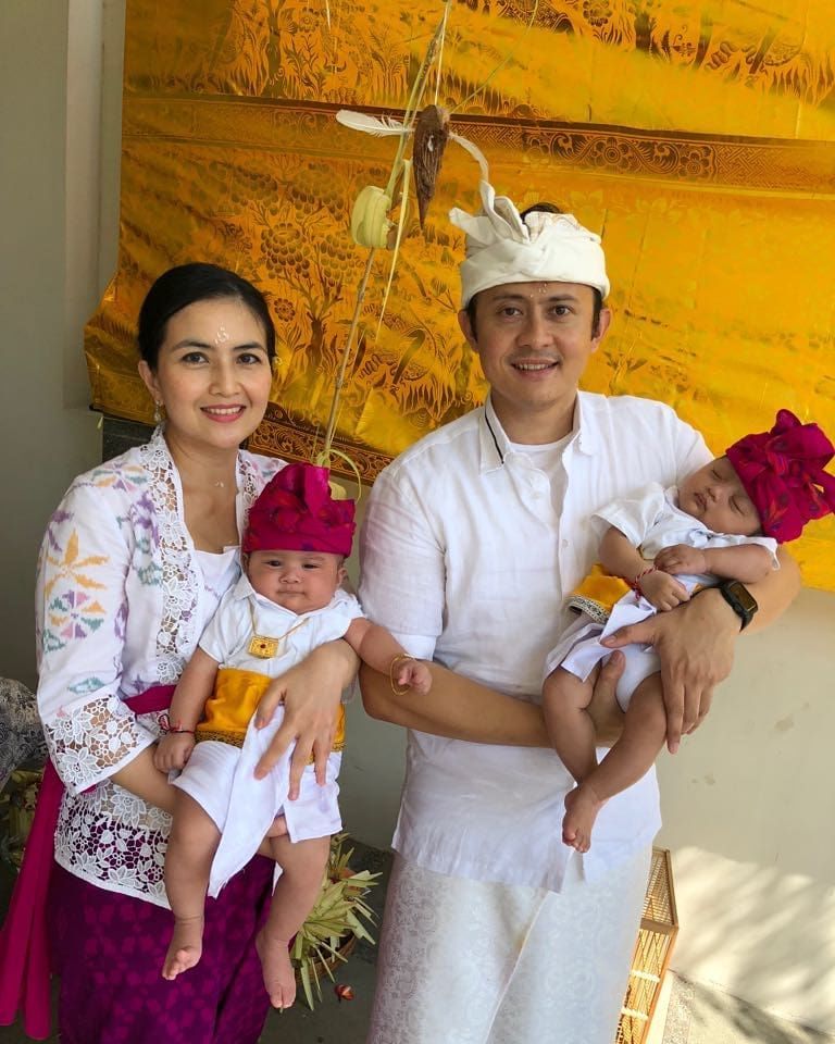 Koster Imbau Warga Berpakaian Busana Adat Bali Tiap Hari Kamis