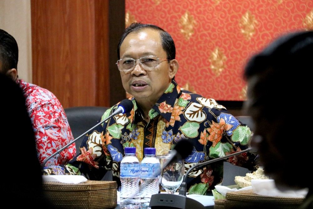 Serahkan Bantuan Rp850 Juta Untuk Korban di Lombok, Koster Minta Maaf