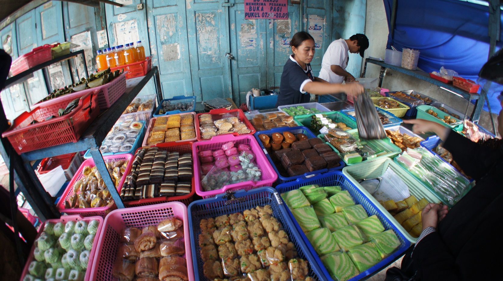 Pemkot Janji Berikan Ruko untuk IKM Kue Basah dan Tapis Bandar Lampung