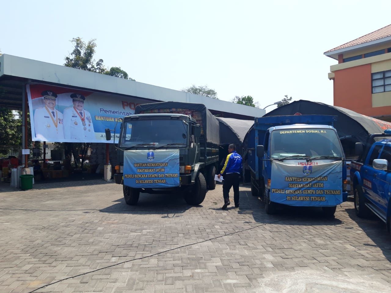 BPBD Jatim Kirim 38 Truk Sembako ke Palu