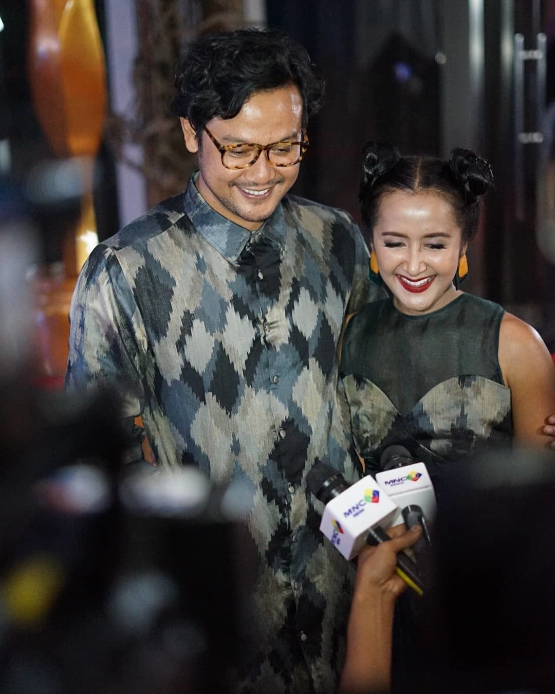 13 Tahun Menikah, Ini 10 Potret Manis Dwi Sasono dan Widi Mulia