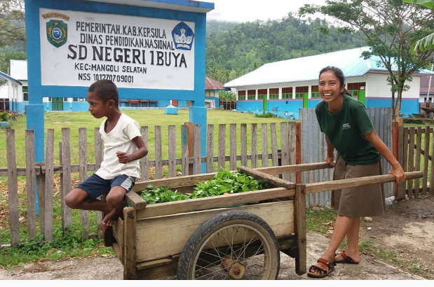 Mengenal Emick, Petani Bali yang Jadi Pengajar di Desa Terpencil Buya