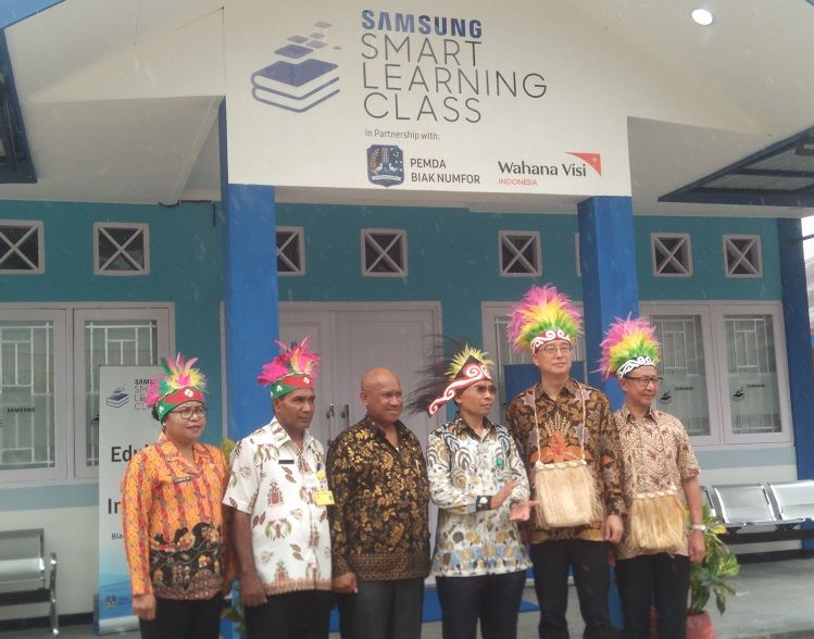 Berantas Buta Huruf, Samsung Bangun Kelas Berteknologi Canggih di Biak