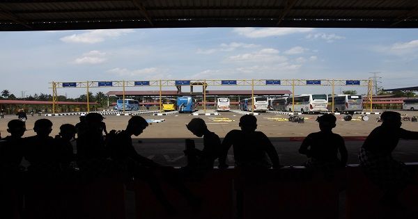 Polisi Tangkap Sindikat Premanisme Berkedok Calo Tiket Bus di Surabaya