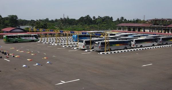 Polisi Tangkap Sindikat Premanisme Berkedok Calo Tiket Bus di Surabaya