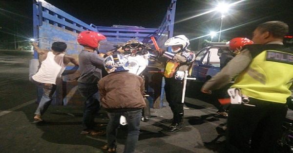 Razia Balap Liar di Jalan Ahmad Yani Surabaya, Polisi Panen 59 Motor 