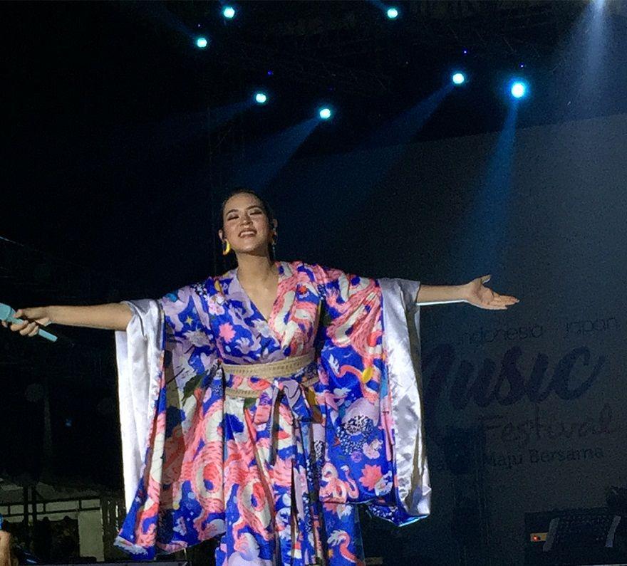 10 Foto Terbaru Raisa dengan Baby Bump, Manis Banget!