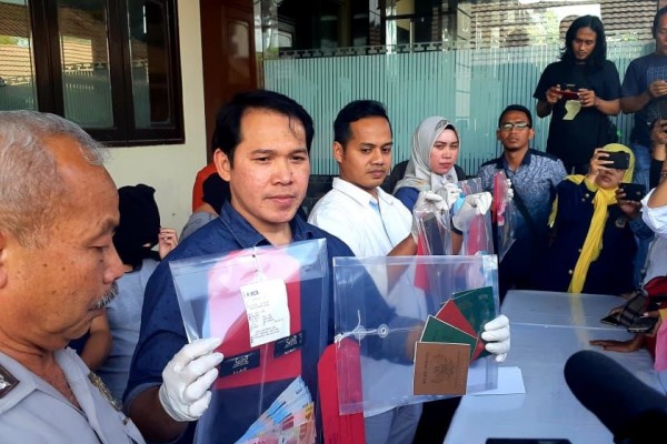 Ajak Istri Hamil 8 Bulan Tukar Pasangan, Ini Fakta-fakta Kebejatan Eko