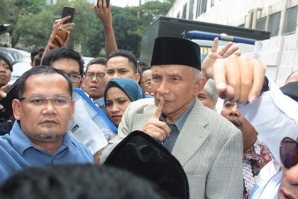 Amien Rais Minta Jokowi Copot Kapolri, Ini Sindiran Sekjen PDIP
