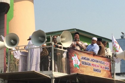 Seribuan Massa PA 212 Kawal Amien Rais    ke Polda Metro Jaya