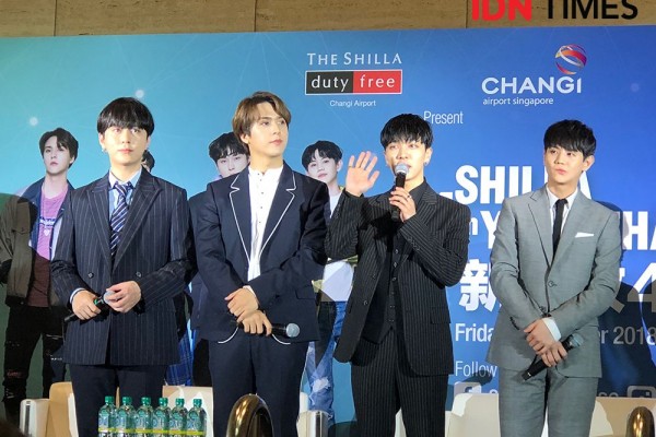 12 Foto Kekocakan Member Highlight di Presscon Shilla Duty Free