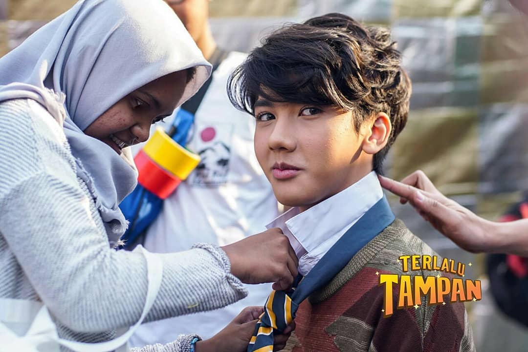 10 Potret Keseruan di Balik Layar Film Terlalu Tampan Mas 