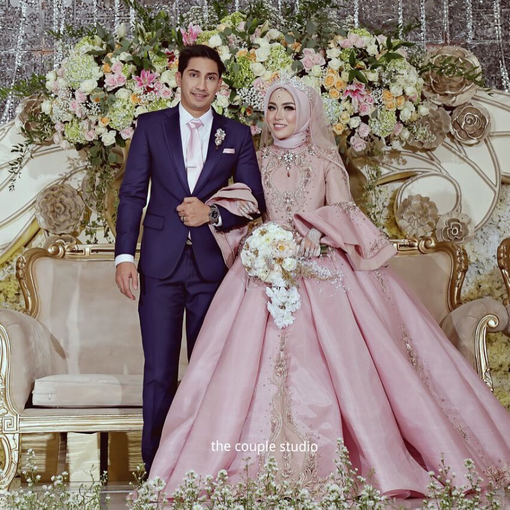  Gaun Pengantin Muslimah Keren Inspirasi Pernikahan