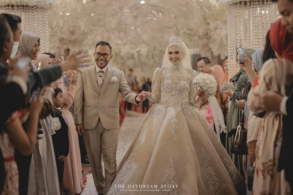 Featured image of post Kebaya Pengantin Modern Hijab 2020 Namun dalam acara nikahan juga sama saja anda bisa