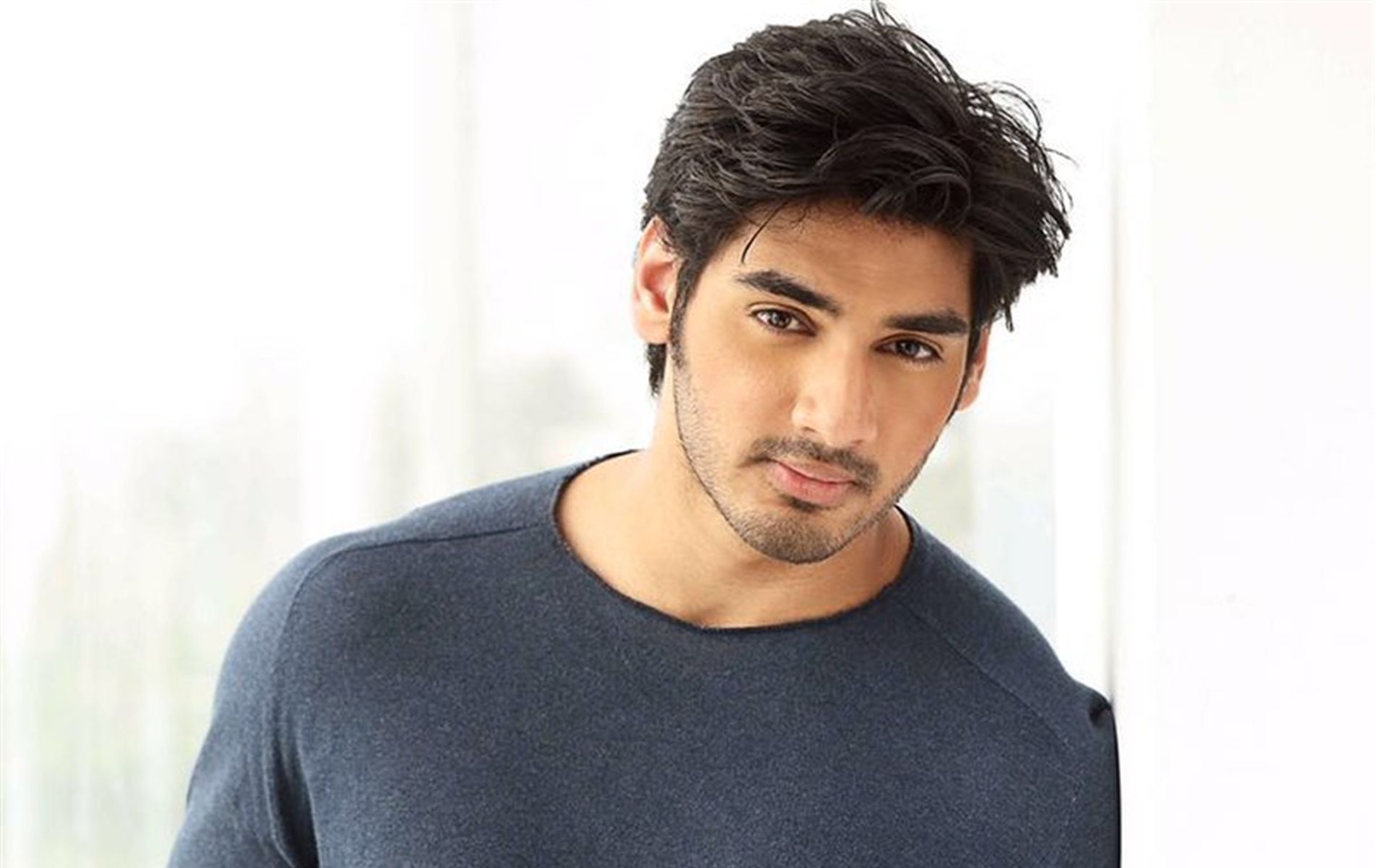 ahan shetty 327efe06bee1547f34a8521e2bd1e504