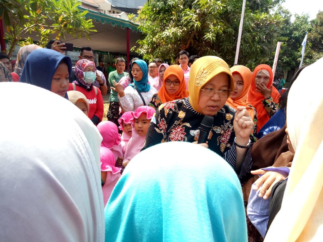 Risma Ajak Warga Surabaya untuk Ciptakan Lingkungan Aman Bagi Anak