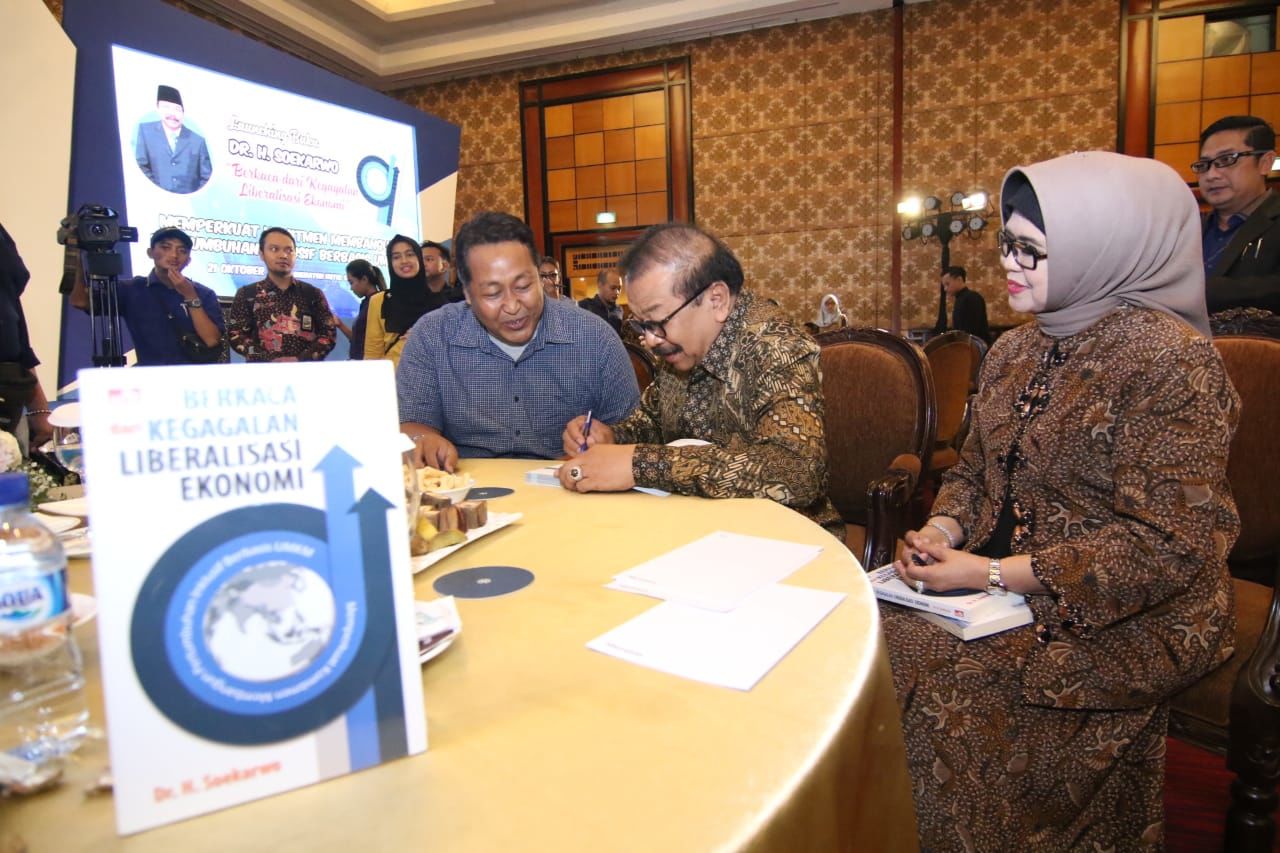 Bahas Soal Pertumbuhan UMKM, Isi Buku Terbaru Gubernur Soekarwo