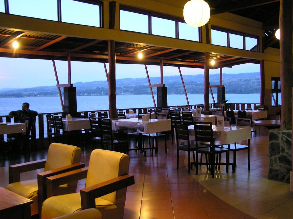 5 Hotel di Sekitar Danau Toba Ini Punya Pemandangan yang Menakjubkan