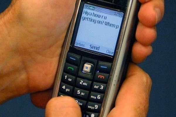 Foto SMS Lucu di HP Jadul