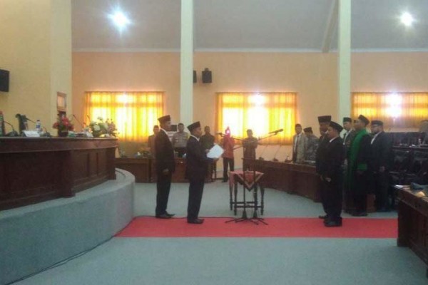 Nyaleg Lewat Partai Lain, Dua Anggota DPRD Sampang Diganti