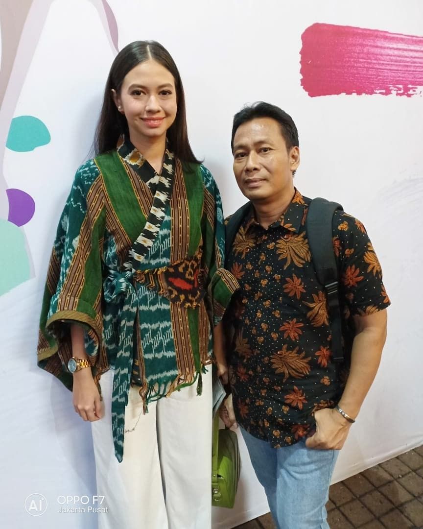 10 Gaya Artis Hadiri JFW 2019 Bangga Pakai Busana Etnik Buatan Negeri