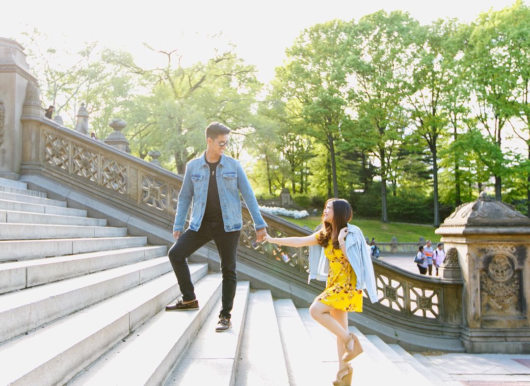 Kasual Sampai Baju Adat 12 Ide Foto Prewedding Seleb Ini Kece Ditiru