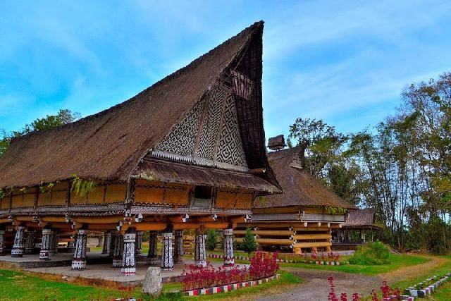 420+ Gambar Rumah Adat Laikas Terbaru