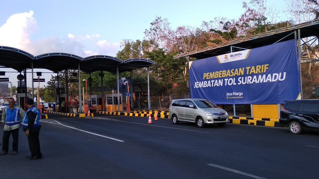 Presiden Jokowi Gratiskan Tarif Tol Jembatan Suramadu
