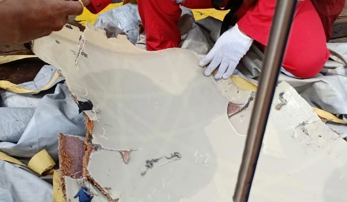 Kumpulan Foto: Puing Pesawat Lion Air JT 610 yang Ditemukan Tim SAR