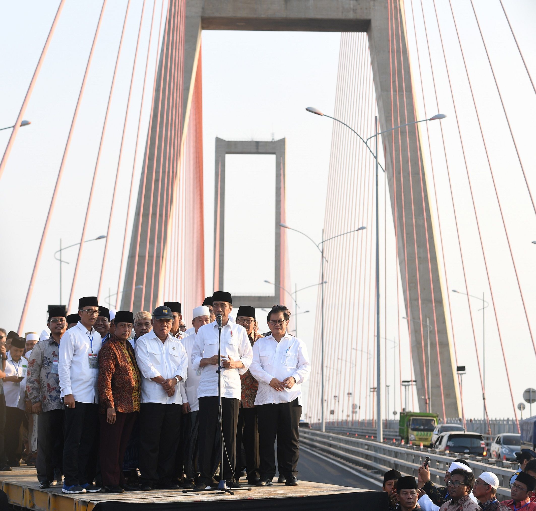 Suramadu dan Kiai Ma'ruf Jadi Alasan Ulama Madura Dukung Jokowi 