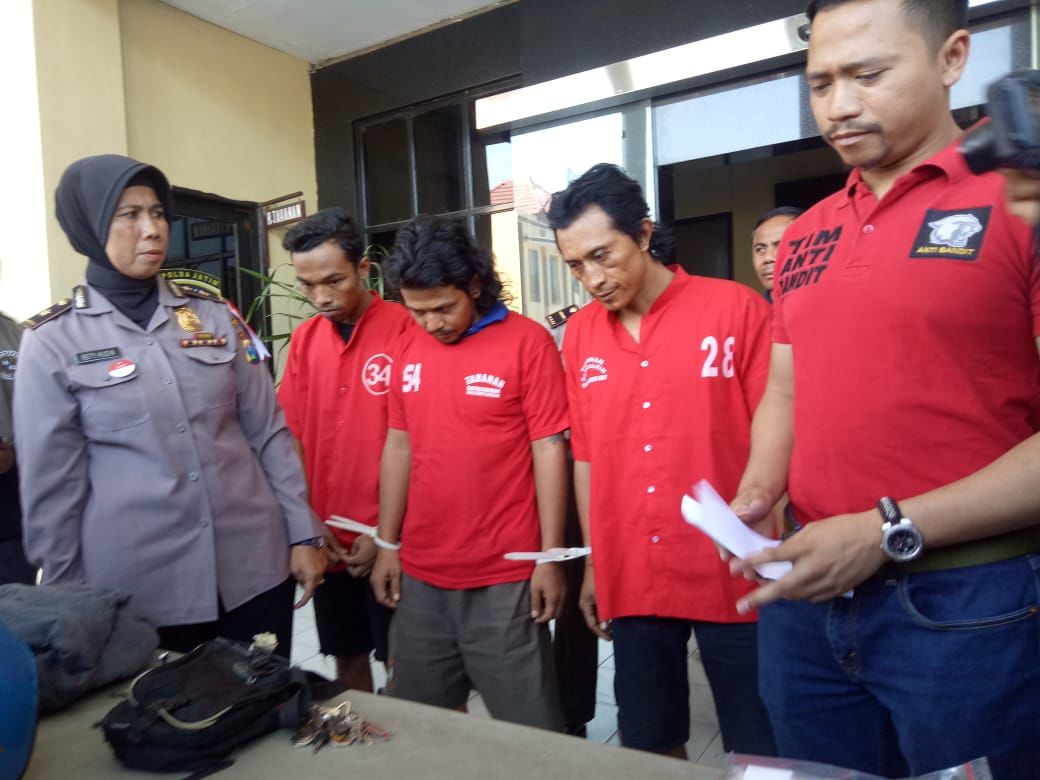 Polrestabes Surabaya Ringkus Jambret Spesialis Boncengan Motor
