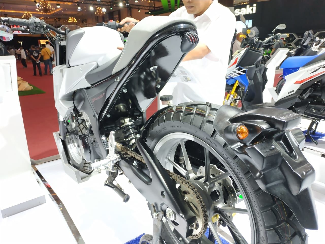 FOTO: Suzuki Bandit Hasil Modifikasi, Makin Garang dan Bengis!