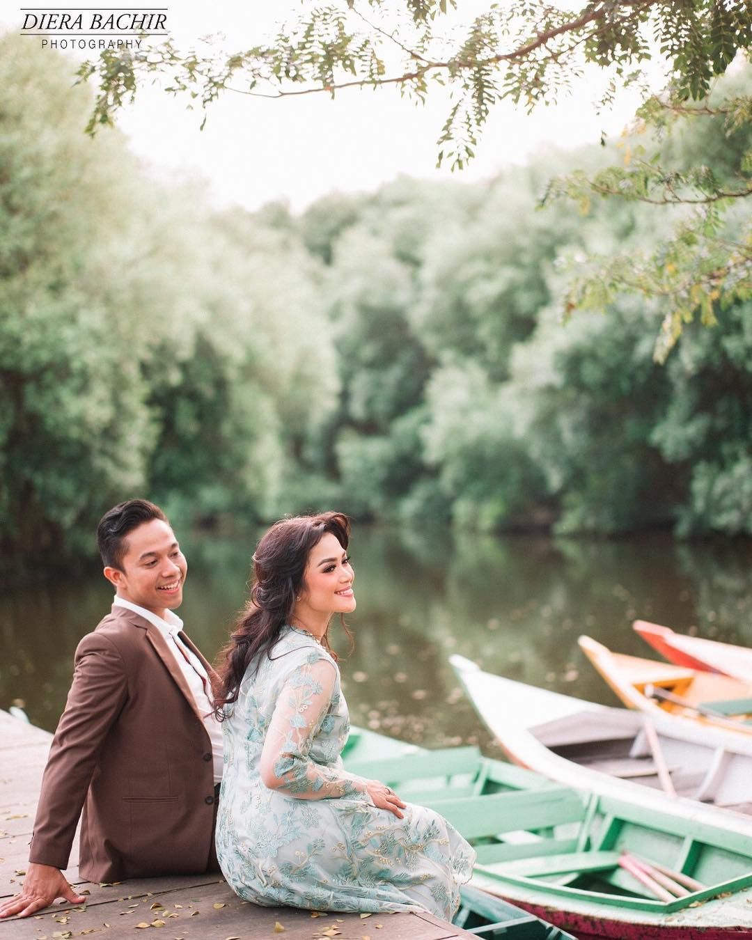 12 Foto Prewed Outdoor Paling Ngena Cocok Buatmu Yang Suka Travelling