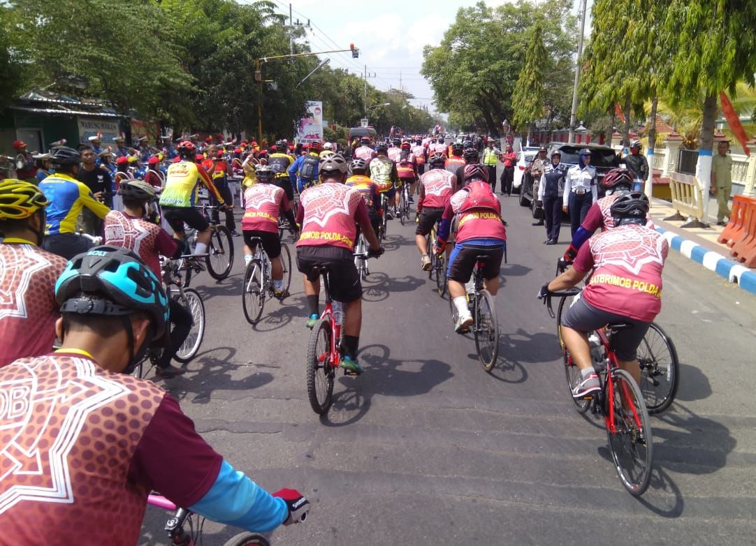 Peringati HUT Brimob ke-73, 1.200 Orang Gowes Surabaya-Jakarta