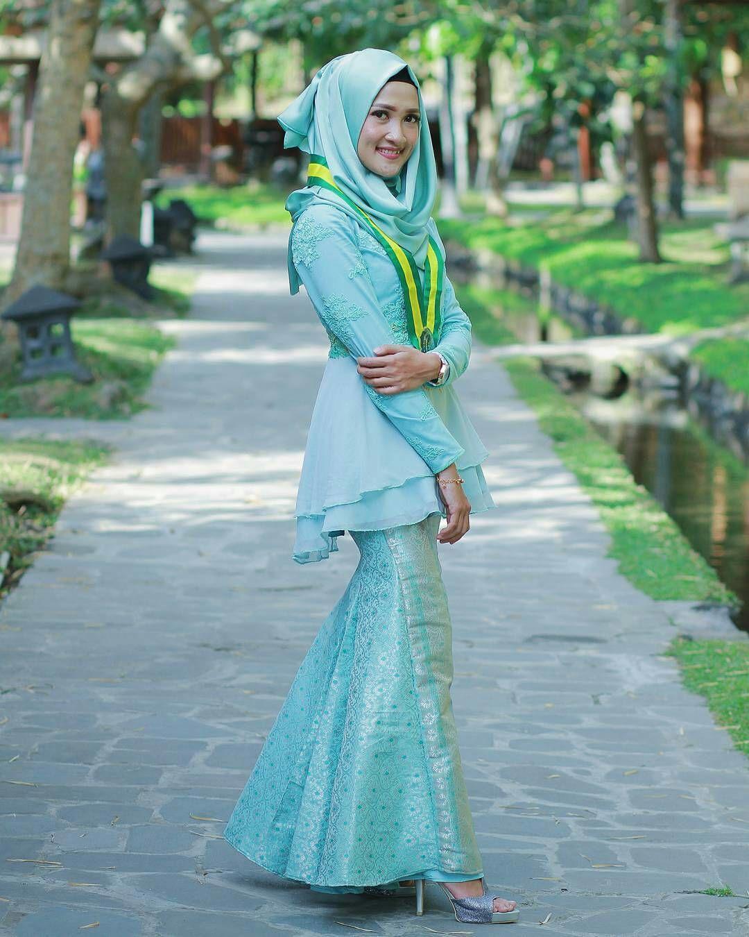 Baju Pengantin Songket Biru Navy