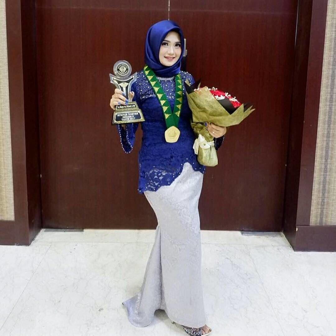 Tampil Cantik Di Hari Wisudamu Dengan Baju Wisuda Syari Ini