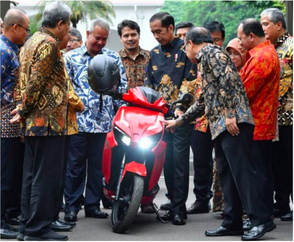 Jokowi Jajal Motor Listrik Gesits Ini Harganya