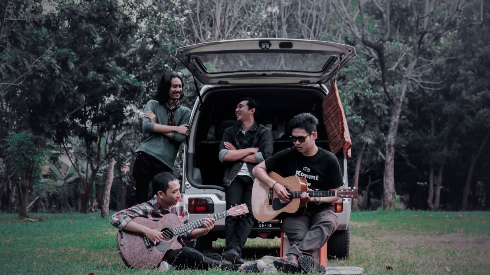 Suka Musik Folk? 4 Band Makassar Ini Layak Masuk di Daftar Dengarmu