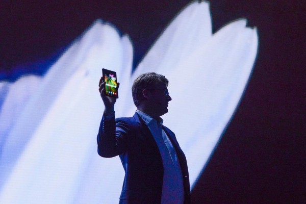 Samsung Perkenalkan Inovasi Smartphone Lipat, Inilah 5 Info Tentangnya