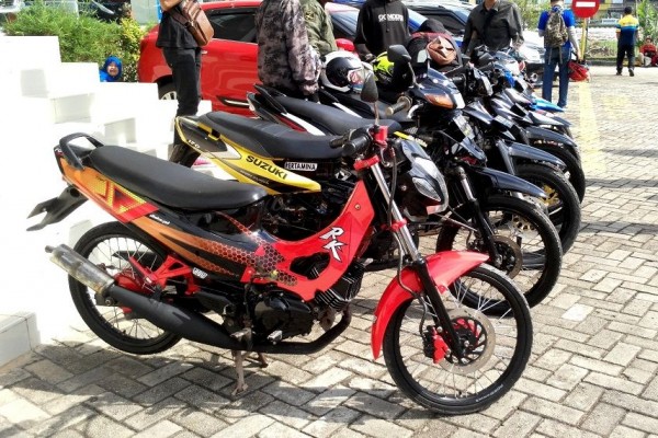  Legendaris  6 Motor  Bebek 2 Tak Suzuki  Terpopuler di Era 90an