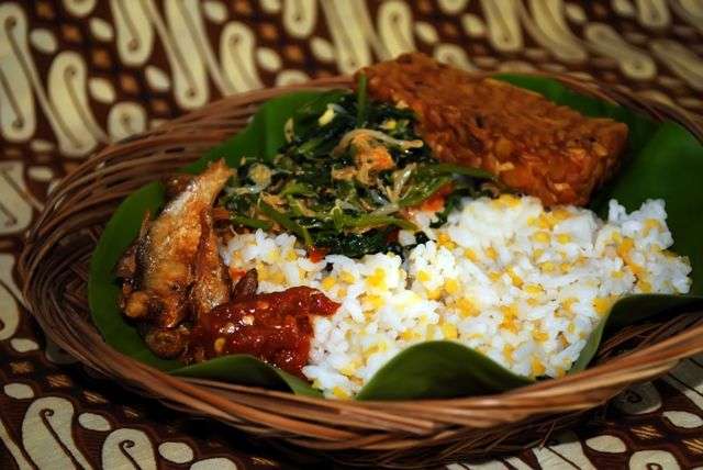 9 Makanan Sederhana Ini Jadi Bekal Pahlawan Indonesia Saat Perang Lho