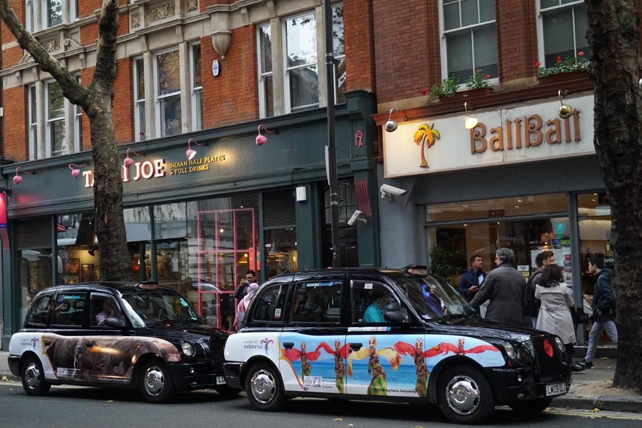 Gambar Gandrung dan Kawah Ijen Hiasi Taxi dan Bus di Inggris  