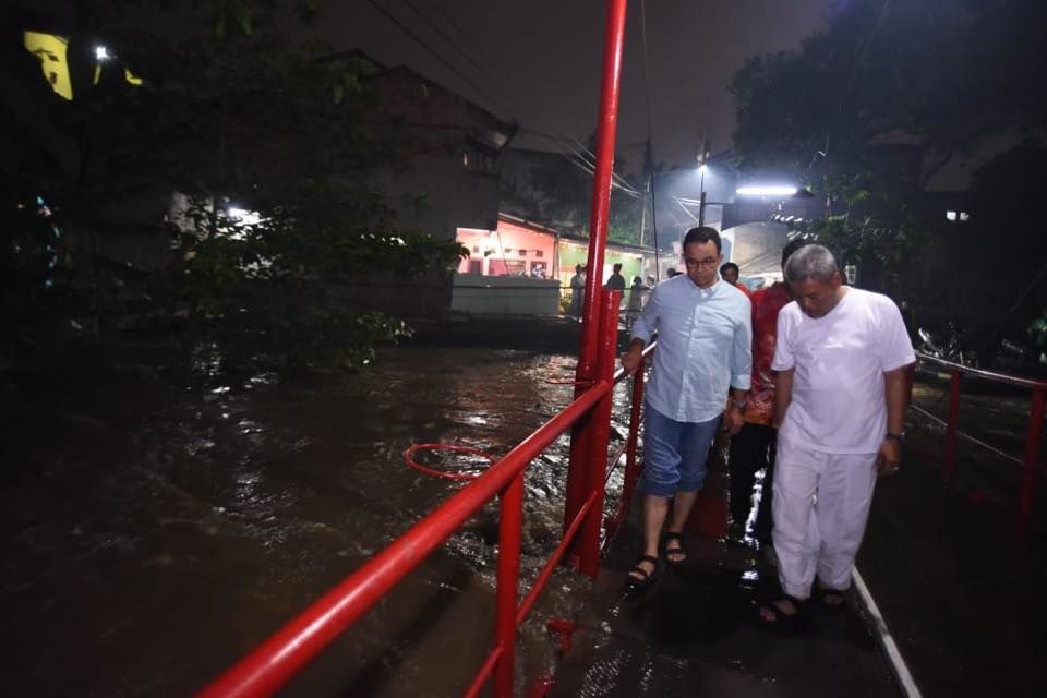 Anies Baswedan Inspeksi ke Daerah Langganan Banjir Jakarta